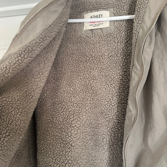 Cropped utility jacket - Picture 2 of 4